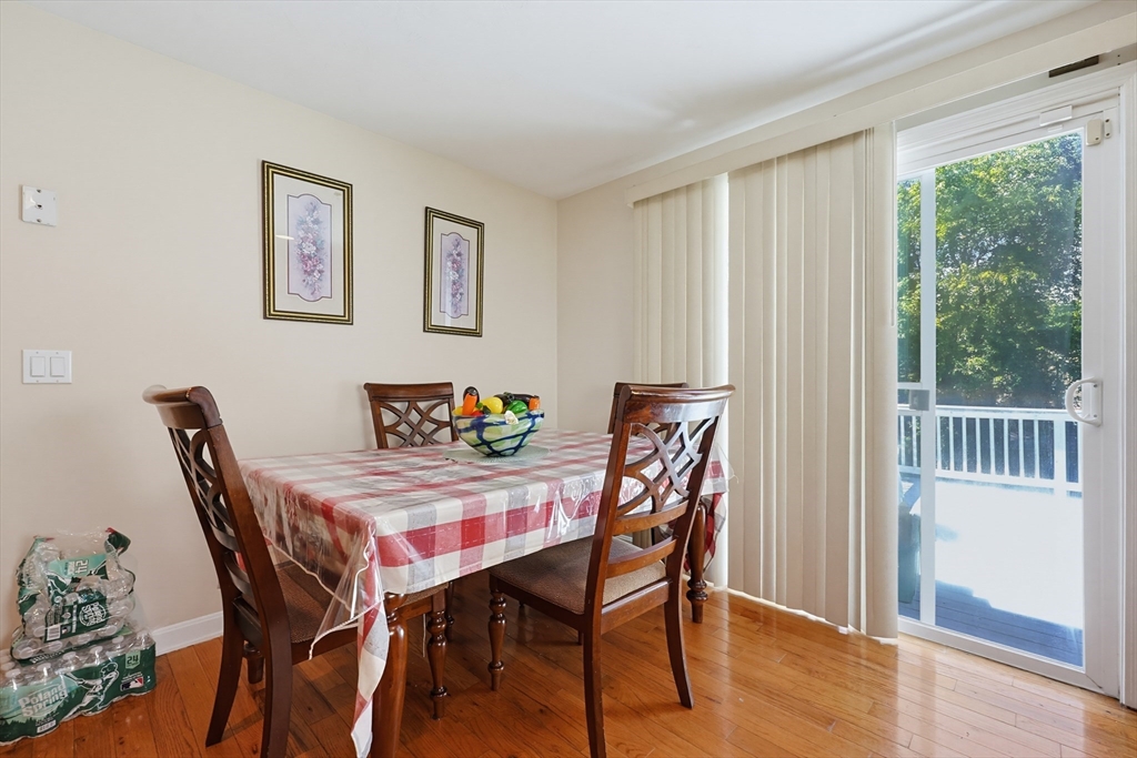 17 Bolton Street Worcester, MA 01604 - Photo 11 of 27