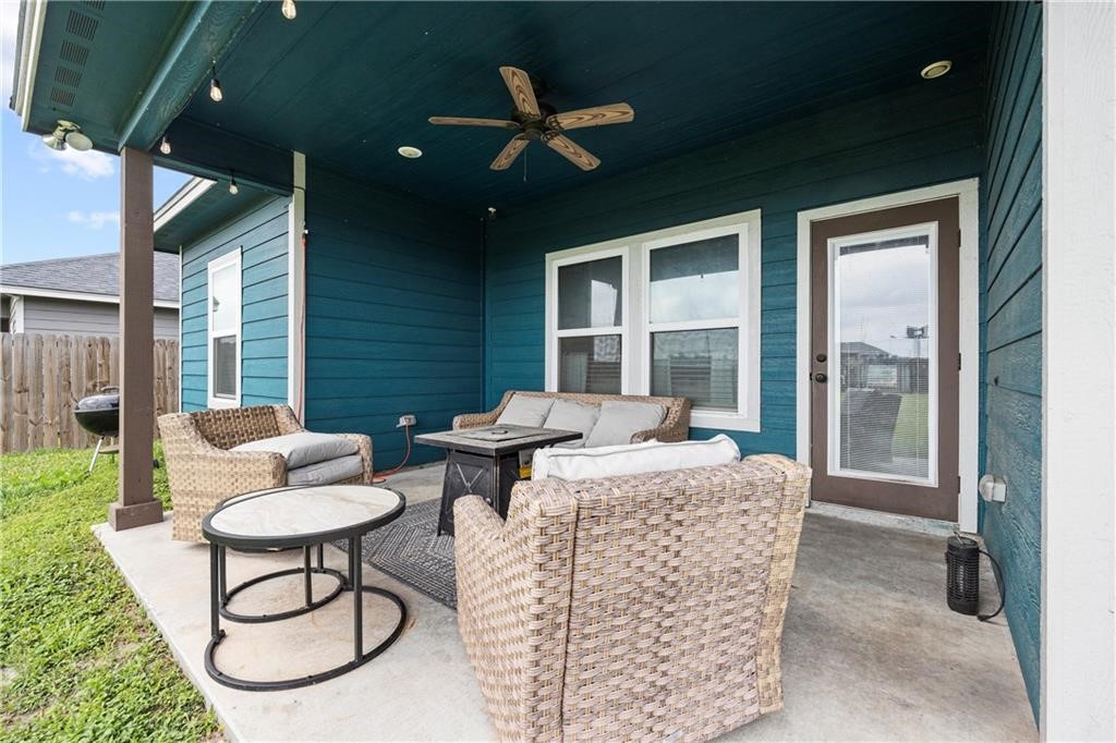 1570 Maryville Loop Beeville, TX 78102 - Photo 18 of 19 a balcony with table and chairs
