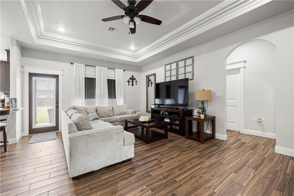 1570 Maryville Loop Beeville, TX 78102 - Photo 4 of 19 a living room with furniture and a flat screen tv