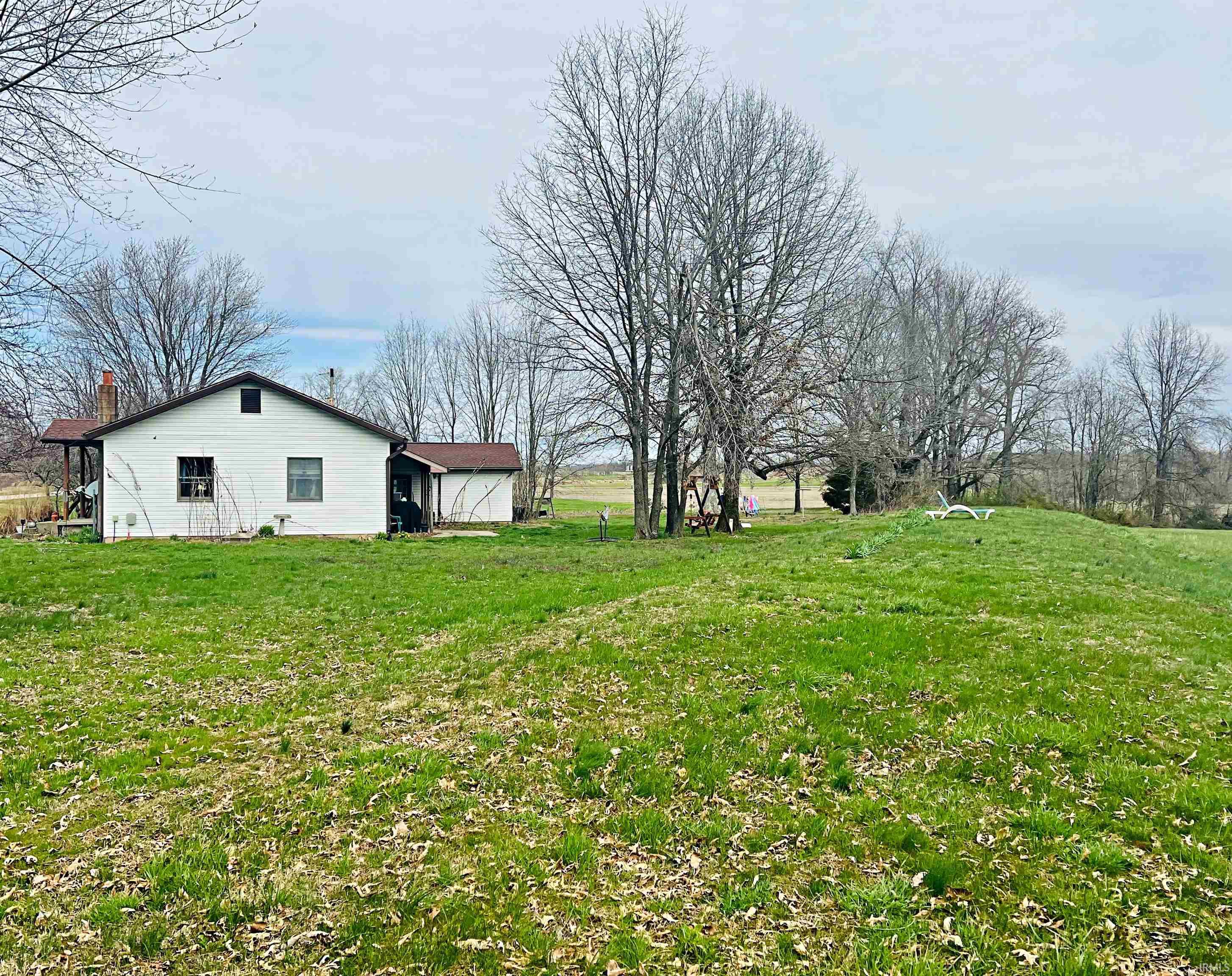 760 800 East Montgomery, IN 47558 - Photo 13 of 16