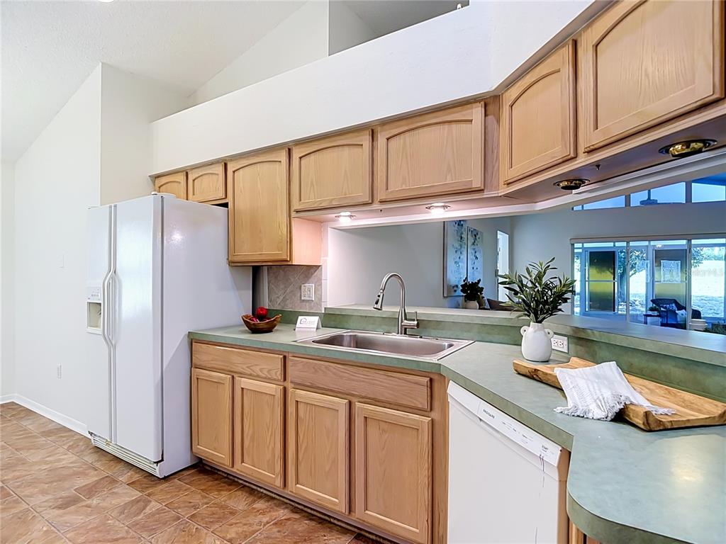 11368 Leeds Drive Spring Hill, FL 34609 - Photo 8 of 38 Gallery Image 8