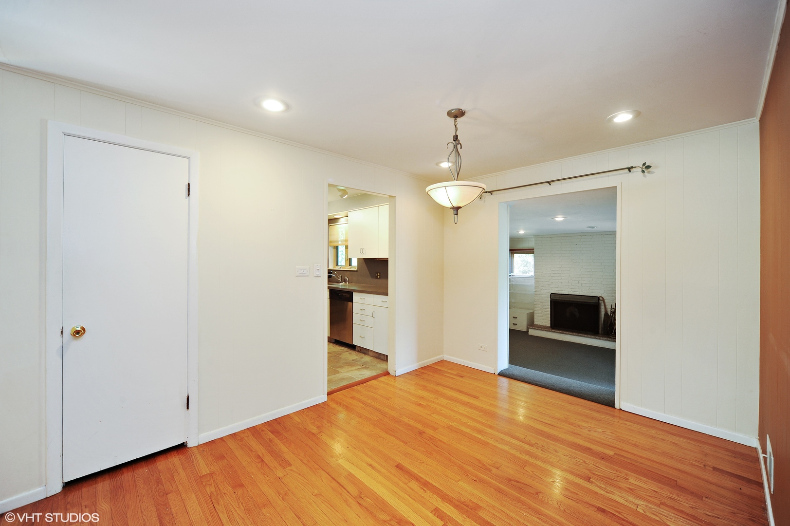 1414 Pfingsten Road Glenview, IL 60025 - Photo 4 of 10