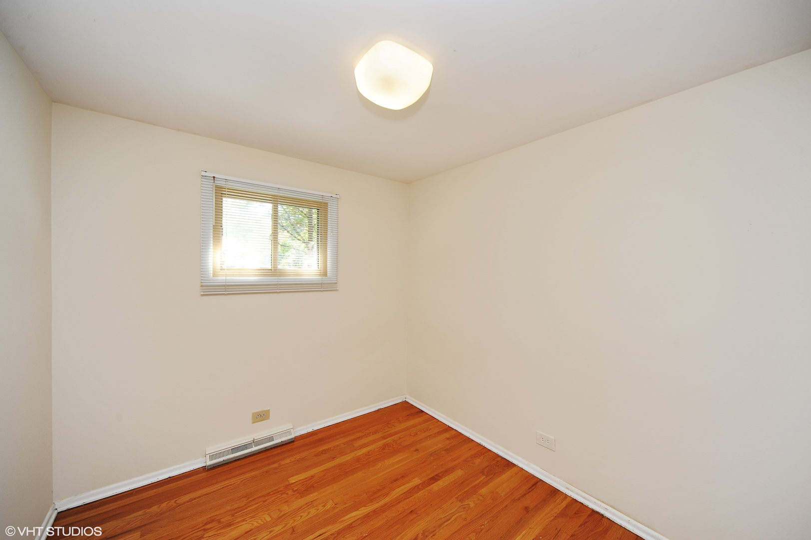 1414 Pfingsten Road Glenview, IL 60025 - Photo 8 of 10