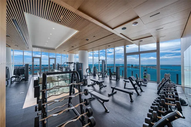 $16,500 | 300 Biscayne Blvd Way, Unit 704, Miami, FL 33131