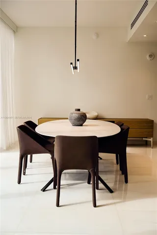 $16,500 | 300 Biscayne Blvd Way, Unit 704, Miami, FL 33131