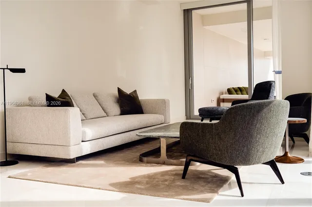 $16,500 | 300 Biscayne Blvd Way, Unit 704, Miami, FL 33131