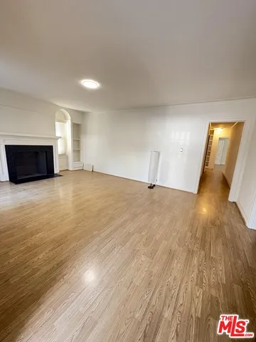 $3,200 | 173 North Mariposa Avenue, Los Angeles, CA 90004