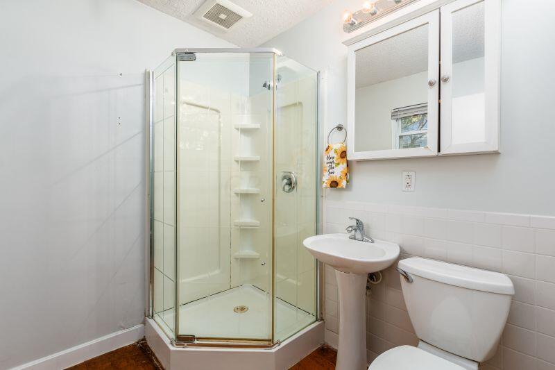 355 Flint Ridge Drive Columbus, OH 43230 - Photo 10 of 23 Owners Bath