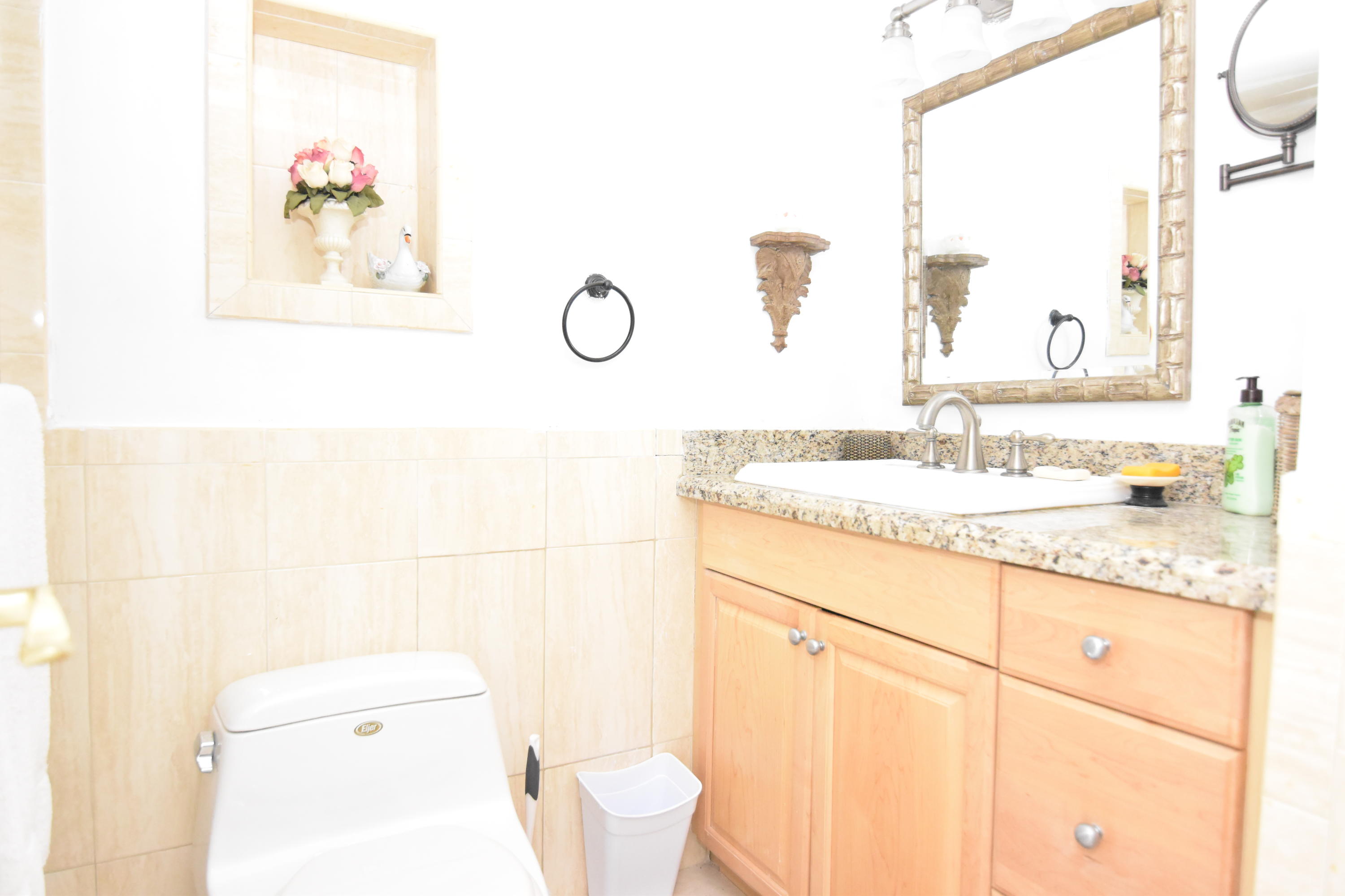 1505 North Riverside Drive, Unit 601 Pompano Beach, FL 33062 - Photo 17 of 35 Second Bath