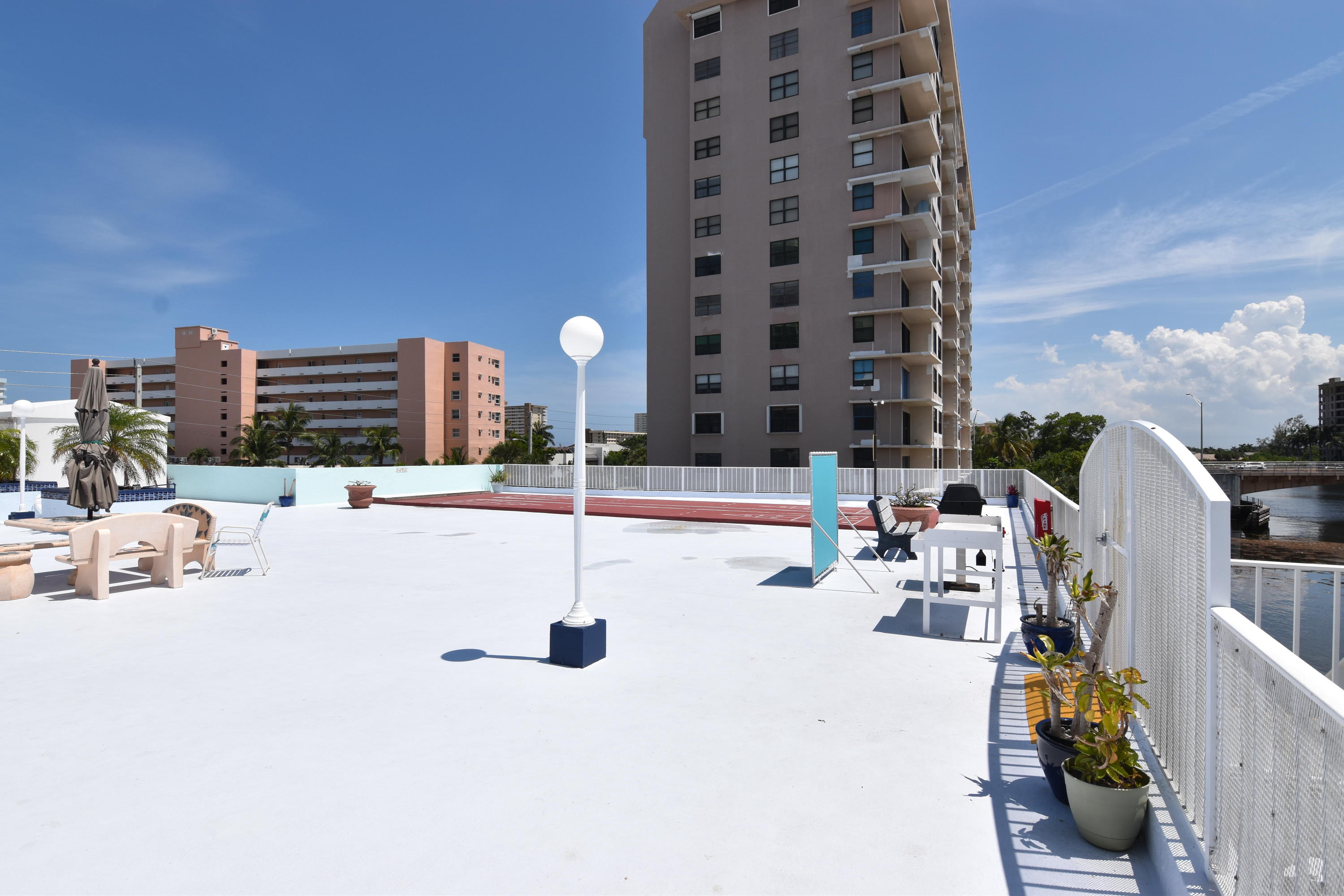 1505 North Riverside Drive, Unit 601 Pompano Beach, FL 33062 - Photo 24 of 35 Pool Area
