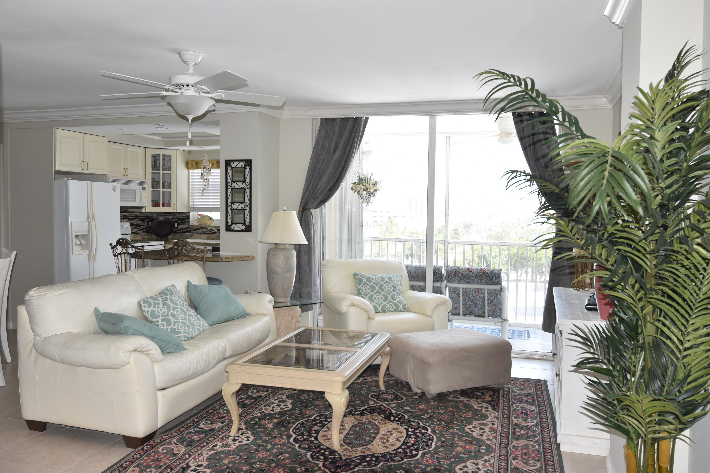 1505 North Riverside Drive, Unit 601 Pompano Beach, FL 33062 - Photo 3 of 35 Living Room