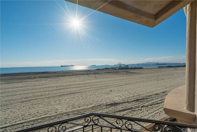 $2,100,000 | 5529 East Seaside Walk, Long Beach, CA 90803