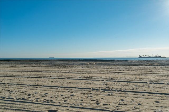 $2,100,000 | 5529 East Seaside Walk, Long Beach, CA 90803