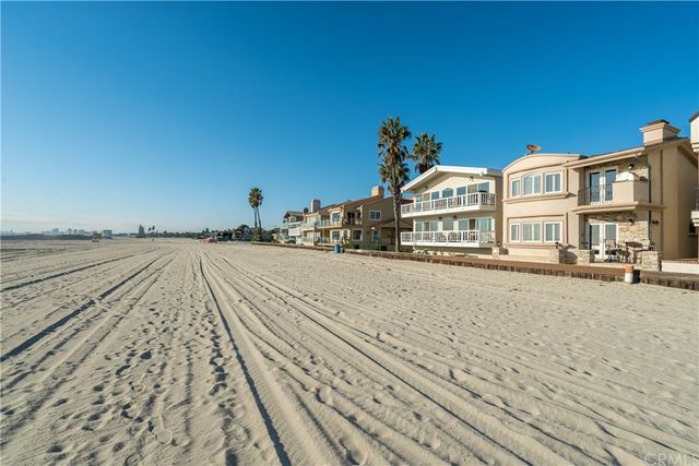 $2,100,000 | 5529 East Seaside Walk, Long Beach, CA 90803