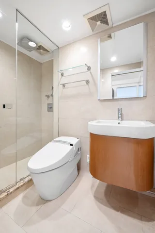 $499,000 | 200 West 20th Street, Unit 902 | Chelsea