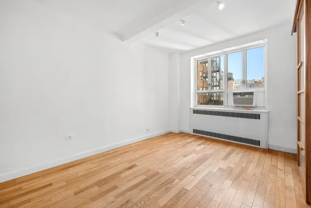 $499,000 | 200 West 20th Street, Unit 902 | Chelsea