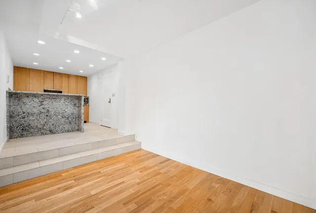 $499,000 | 200 West 20th Street, Unit 902 | Chelsea
