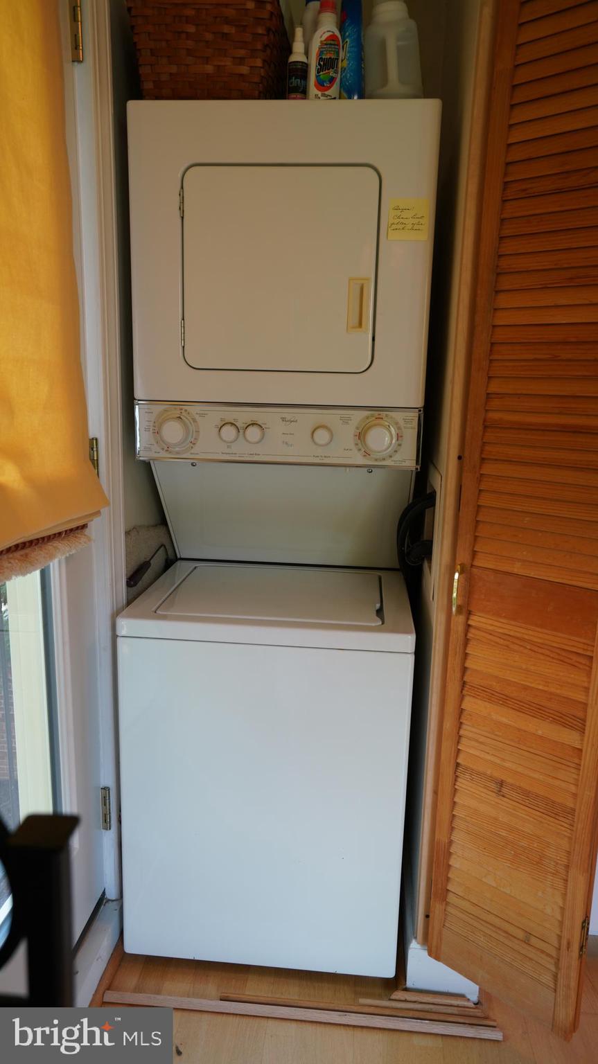 1107 North Pitt Street, Unit 2A Alexandria, VA 22314 - Photo 11 of 32 a utility room with dryer and washer