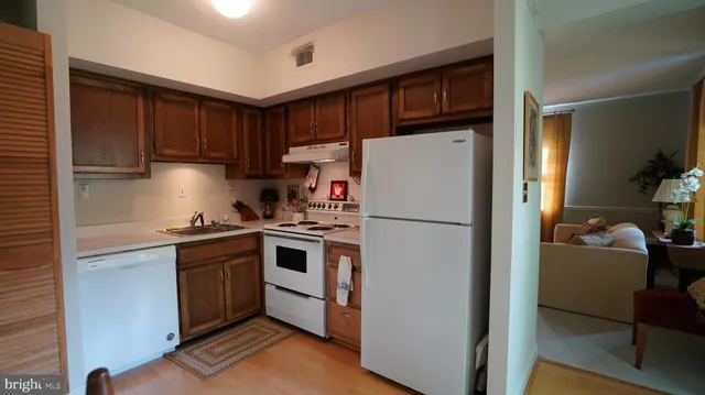 $2,150 | 1107 North Pitt Street, Unit 2A, Alexandria, VA 22314