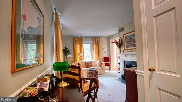 $2,150 | 1107 North Pitt Street, Unit 2A, Alexandria, VA 22314