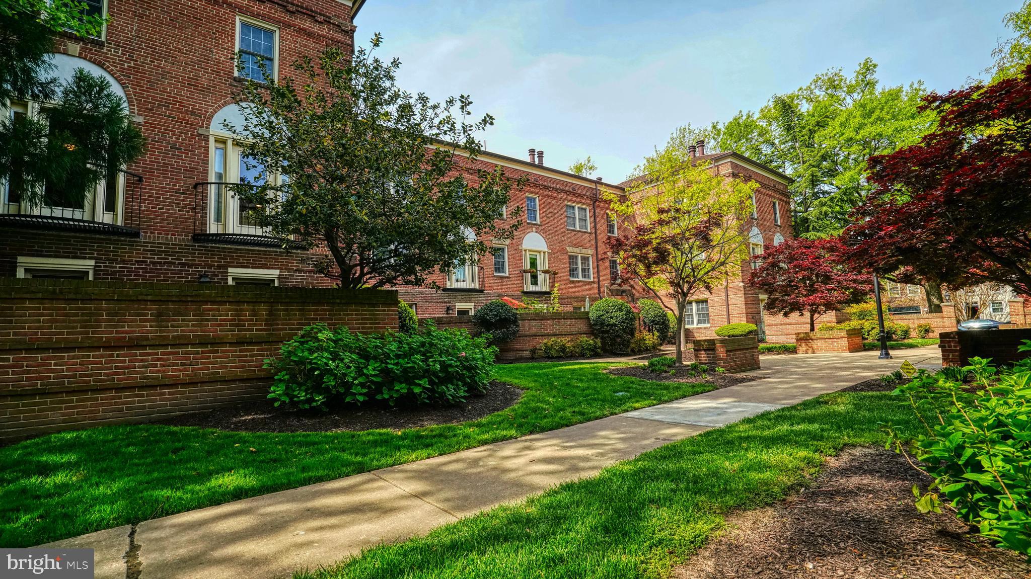 1107 North Pitt Street, Unit 2A Alexandria, VA 22314 - Photo 32 of 32 a view of a yard in front of house