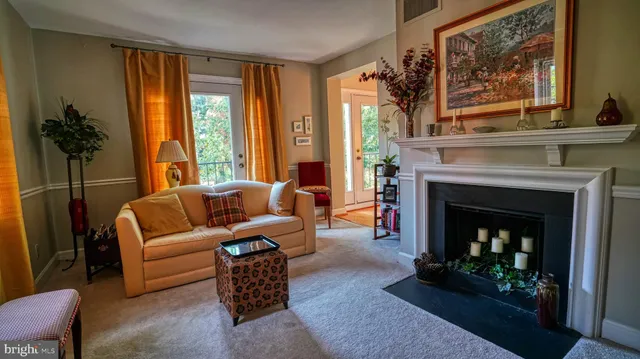 $2,150 | 1107 North Pitt Street, Unit 2A, Alexandria, VA 22314