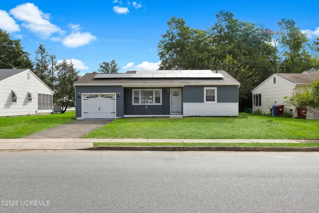 $349,900 | 75 Brakenbury Drive, Toms River, NJ 08757