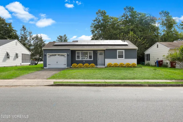 $349,900 | 75 Brakenbury Drive, Toms River, NJ 08757