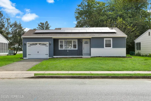 $349,900 | 75 Brakenbury Drive, Toms River, NJ 08757