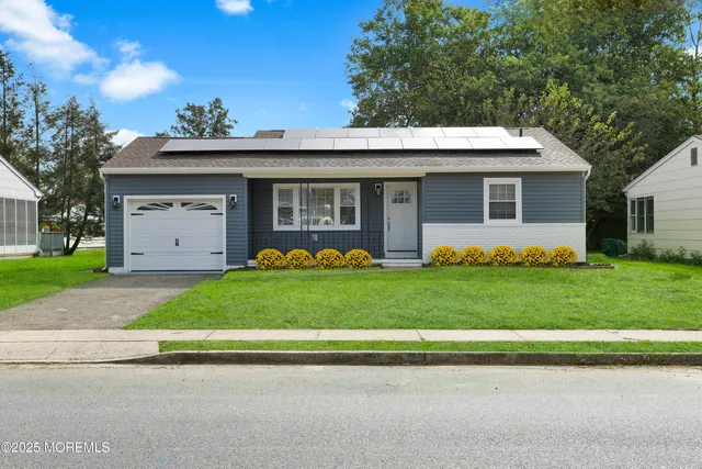 $349,900 | 75 Brakenbury Drive, Toms River, NJ 08757