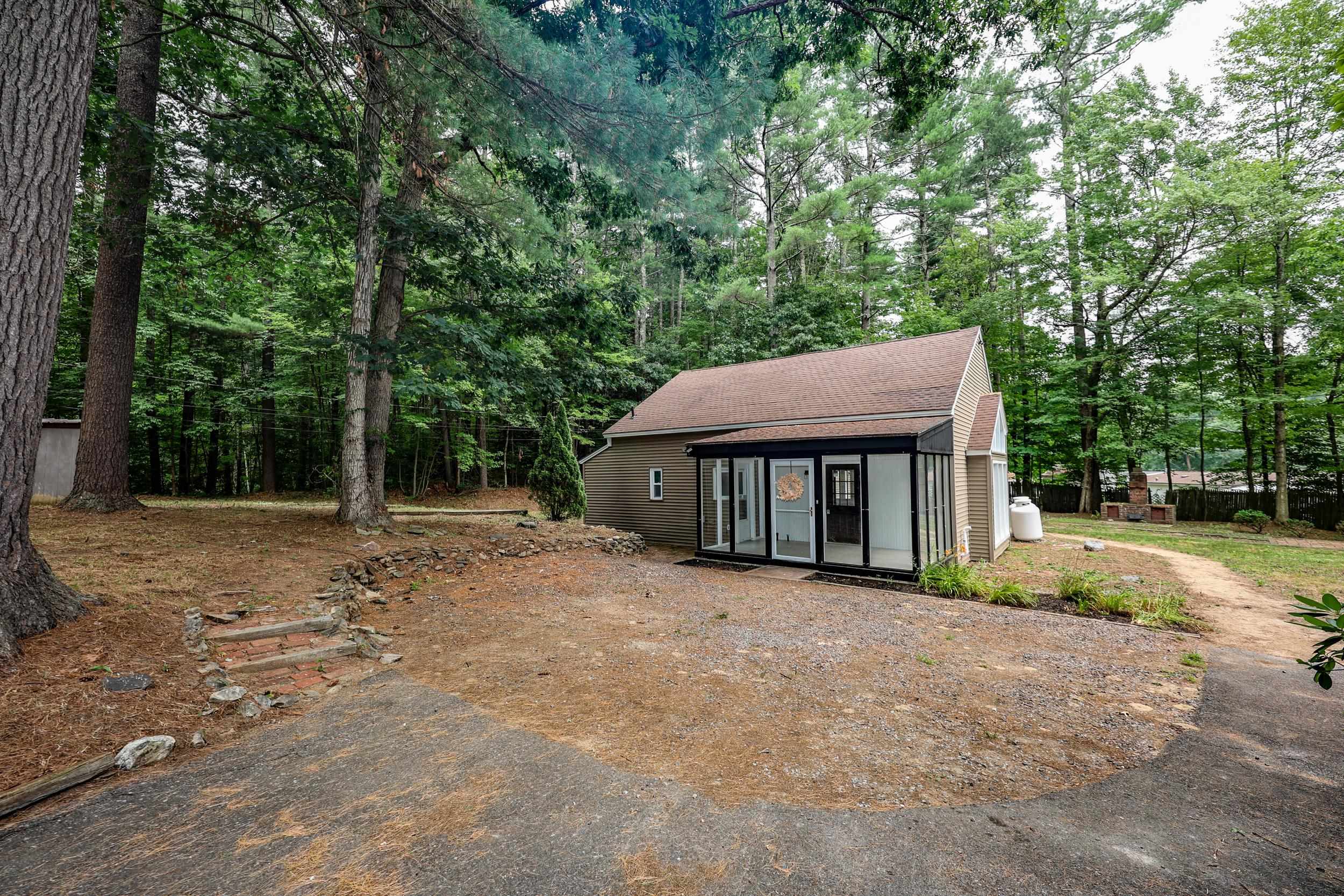 112 Gilson Road Nashua, NH 03062 - Photo 40 of 51
