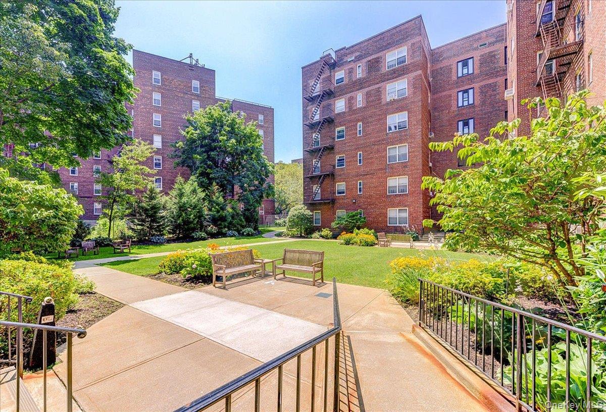 113-14 72nd Road, Unit 2J Queens, NY 11375 - Photo 29 of 30 Gallery Image 29