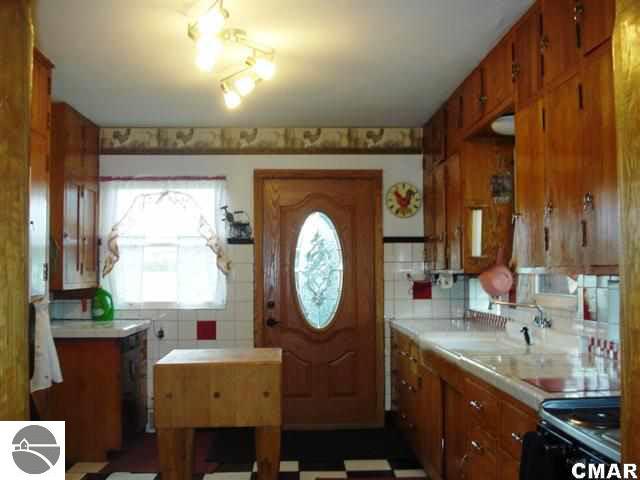 9136 East Walton Road Shepherd, MI 48883 - Photo 2 of 25 1773174-1.JPG
