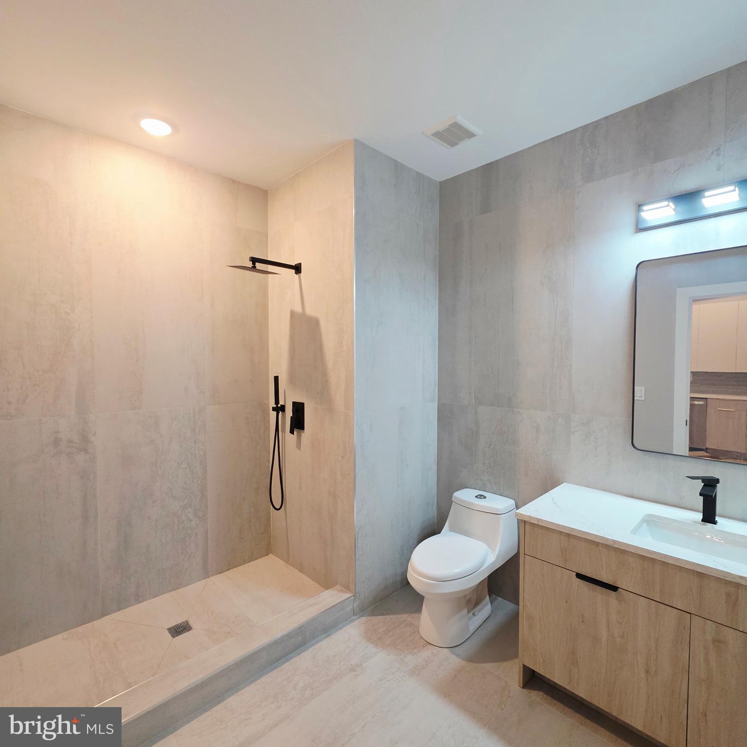 714 Chestnut Street, Unit 6 Philadelphia, PA 19106 - Photo 11 of 16