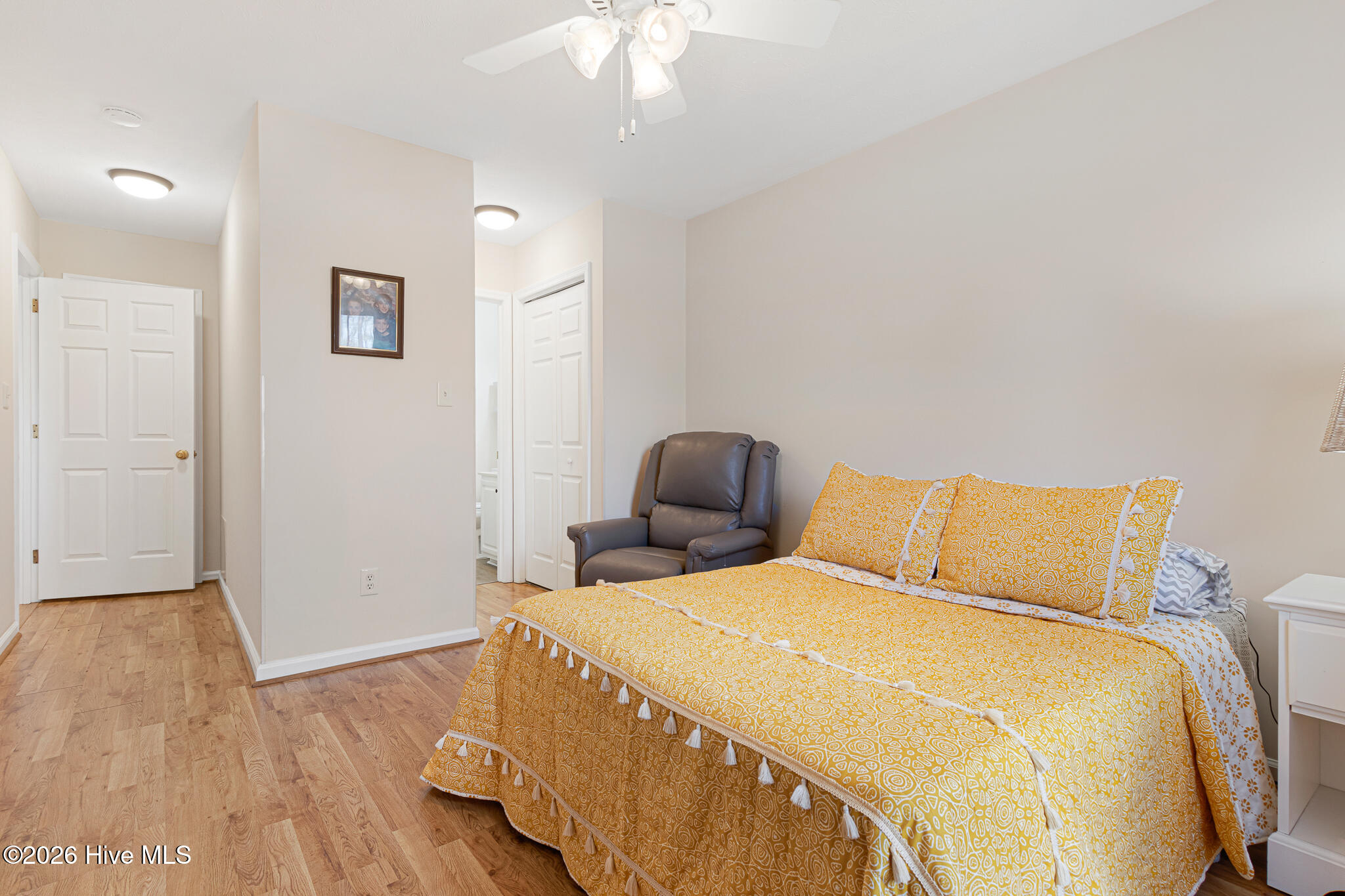 2900 Myrtle Street, Unit 11 ROSEWOOD VILLAGE Morehead City, NC 28557 - Photo 14 of 27 Primary Bedroom with En-suite bath