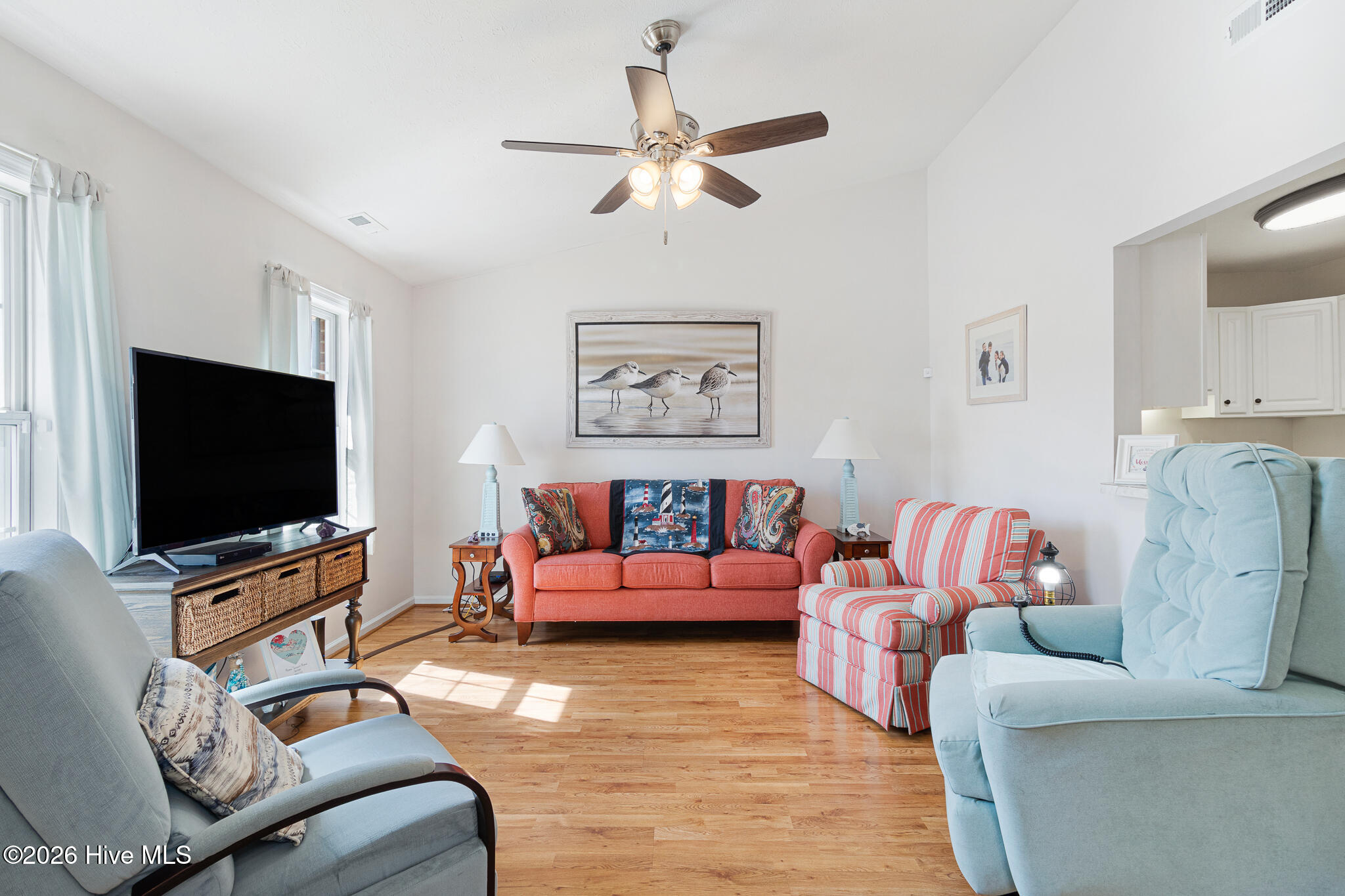 2900 Myrtle Street, Unit 11 ROSEWOOD VILLAGE Morehead City, NC 28557 - Photo 2 of 27 Living Room