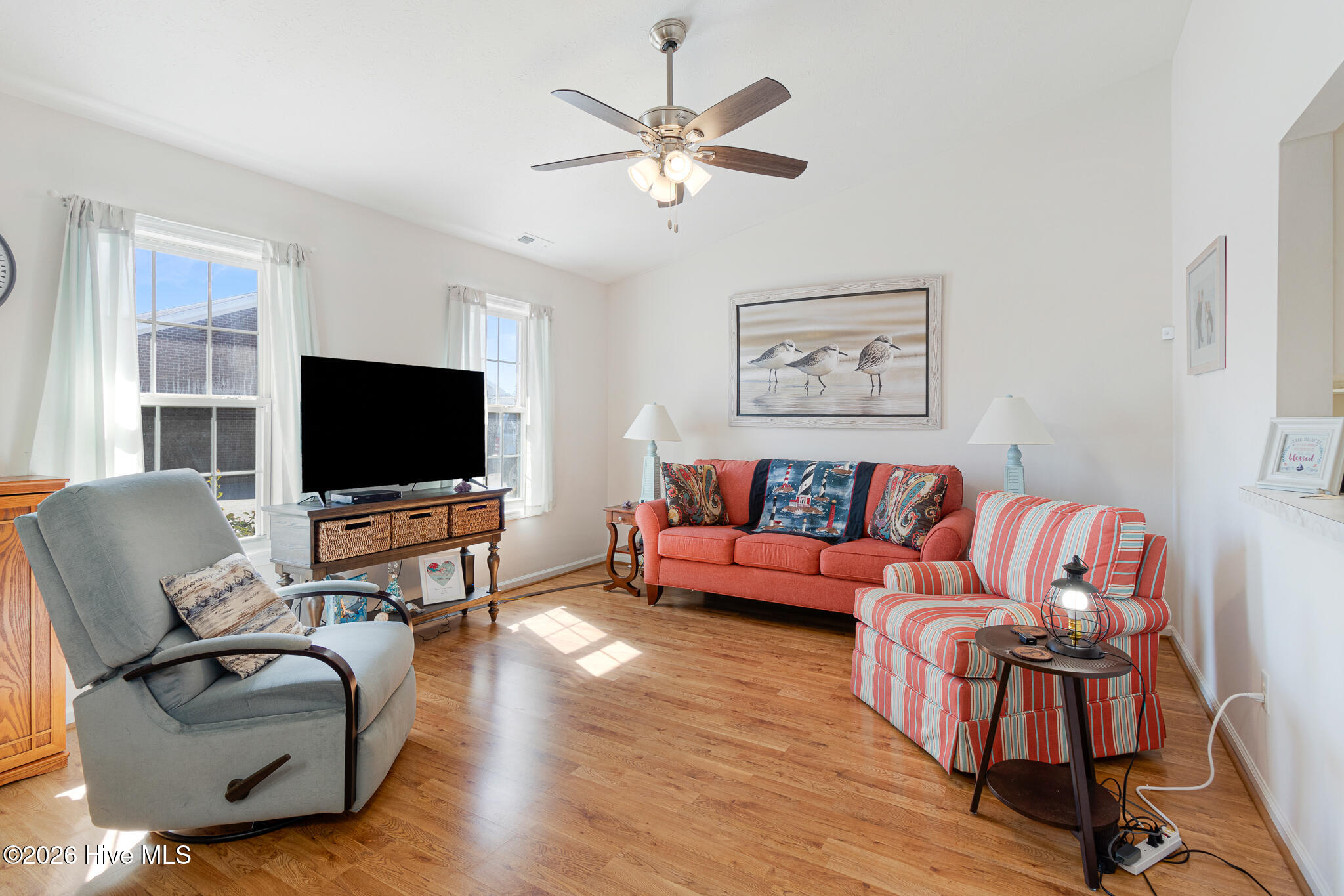 2900 Myrtle Street, Unit 11 ROSEWOOD VILLAGE Morehead City, NC 28557 - Photo 7 of 27 Living Room
