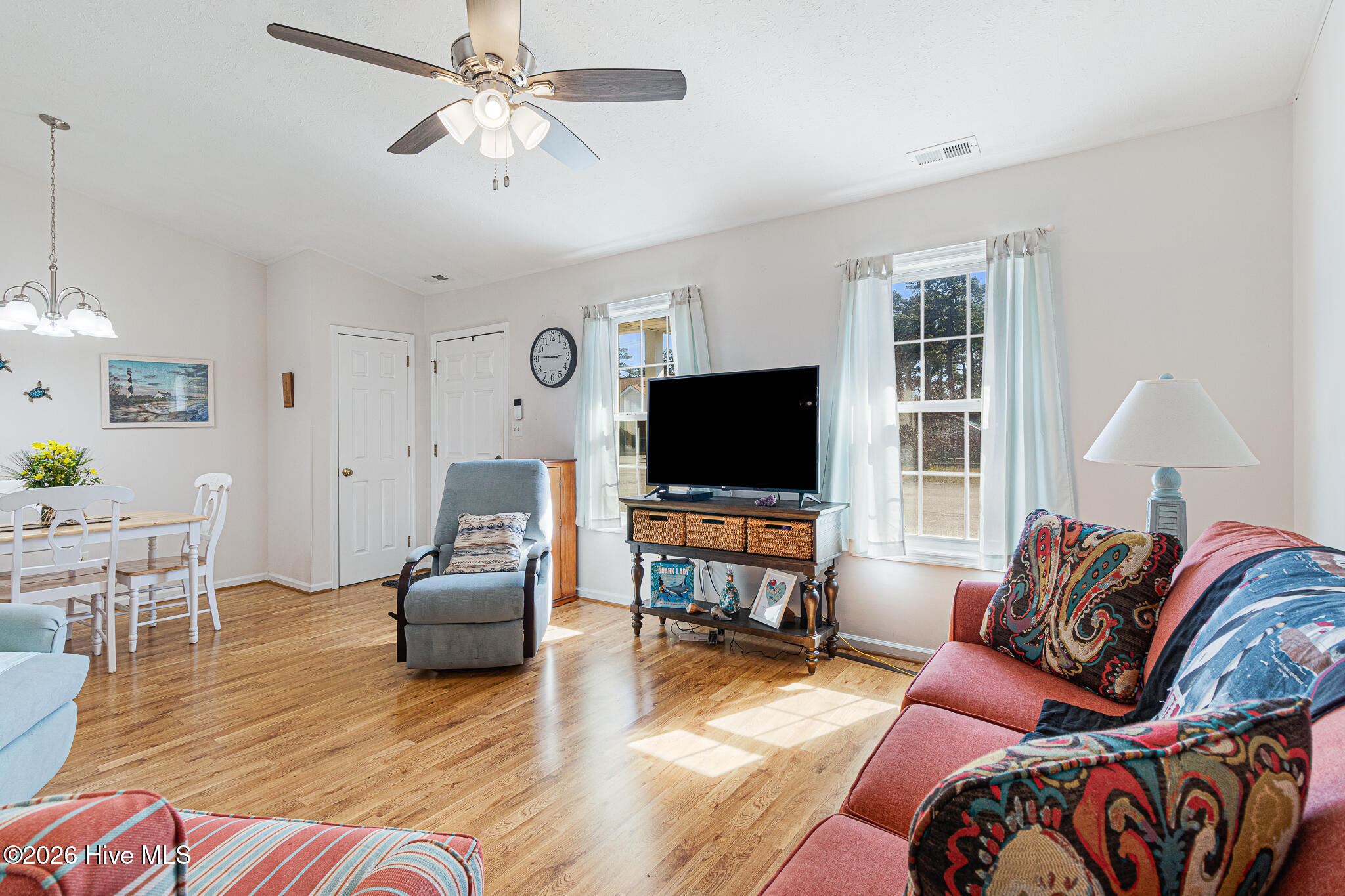 2900 Myrtle Street, Unit 11 ROSEWOOD VILLAGE Morehead City, NC 28557 - Photo 9 of 27 Living Room
