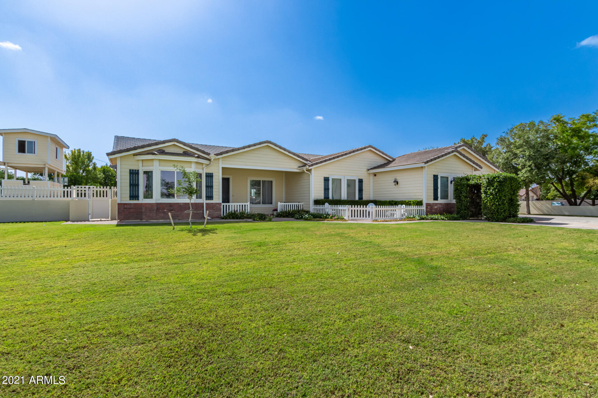 2495 East Queen Creek Road Gilbert, AZ 85298 - Photo 1 of 39 2 - Queen Creek