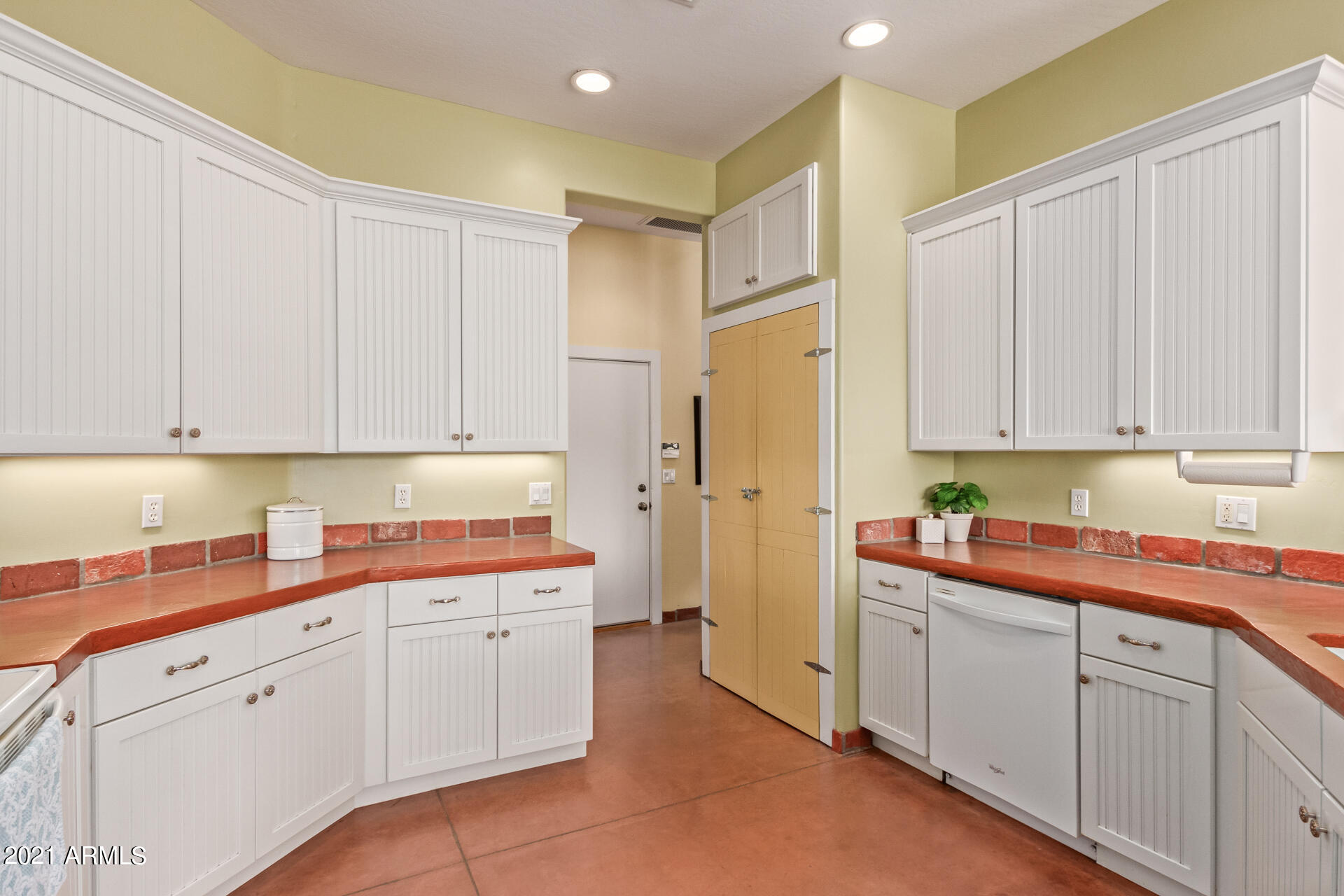 2495 East Queen Creek Road Gilbert, AZ 85298 - Photo 11 of 39 Kitchen