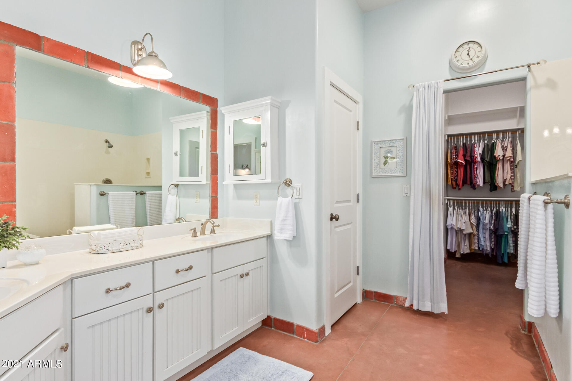 2495 East Queen Creek Road Gilbert, AZ 85298 - Photo 17 of 39 Master - Walk in Closet