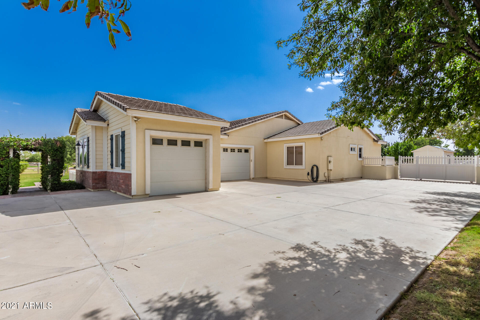 2495 East Queen Creek Road Gilbert, AZ 85298 - Photo 2 of 39 3 Car Garage