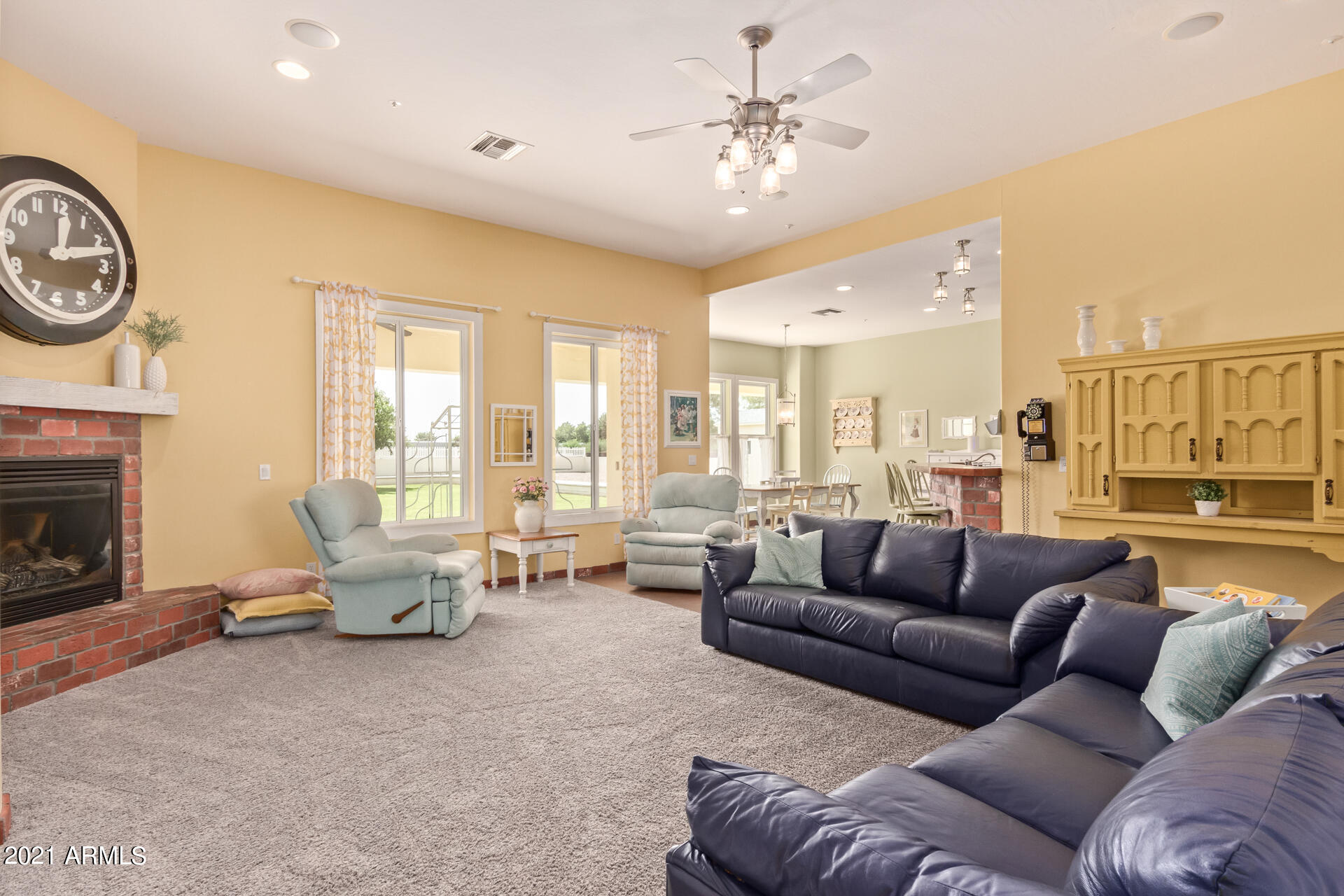 2495 East Queen Creek Road Gilbert, AZ 85298 - Photo 7 of 39 Family Room