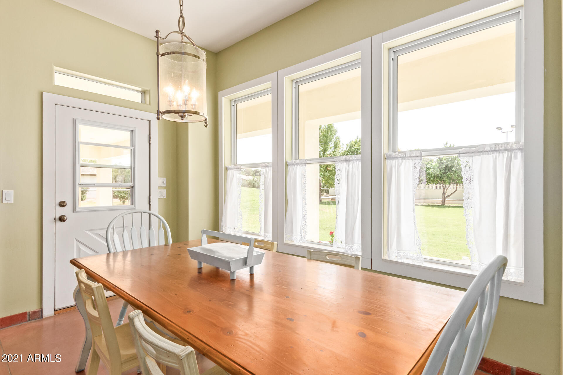 2495 East Queen Creek Road Gilbert, AZ 85298 - Photo 9 of 39 Breakfast Area