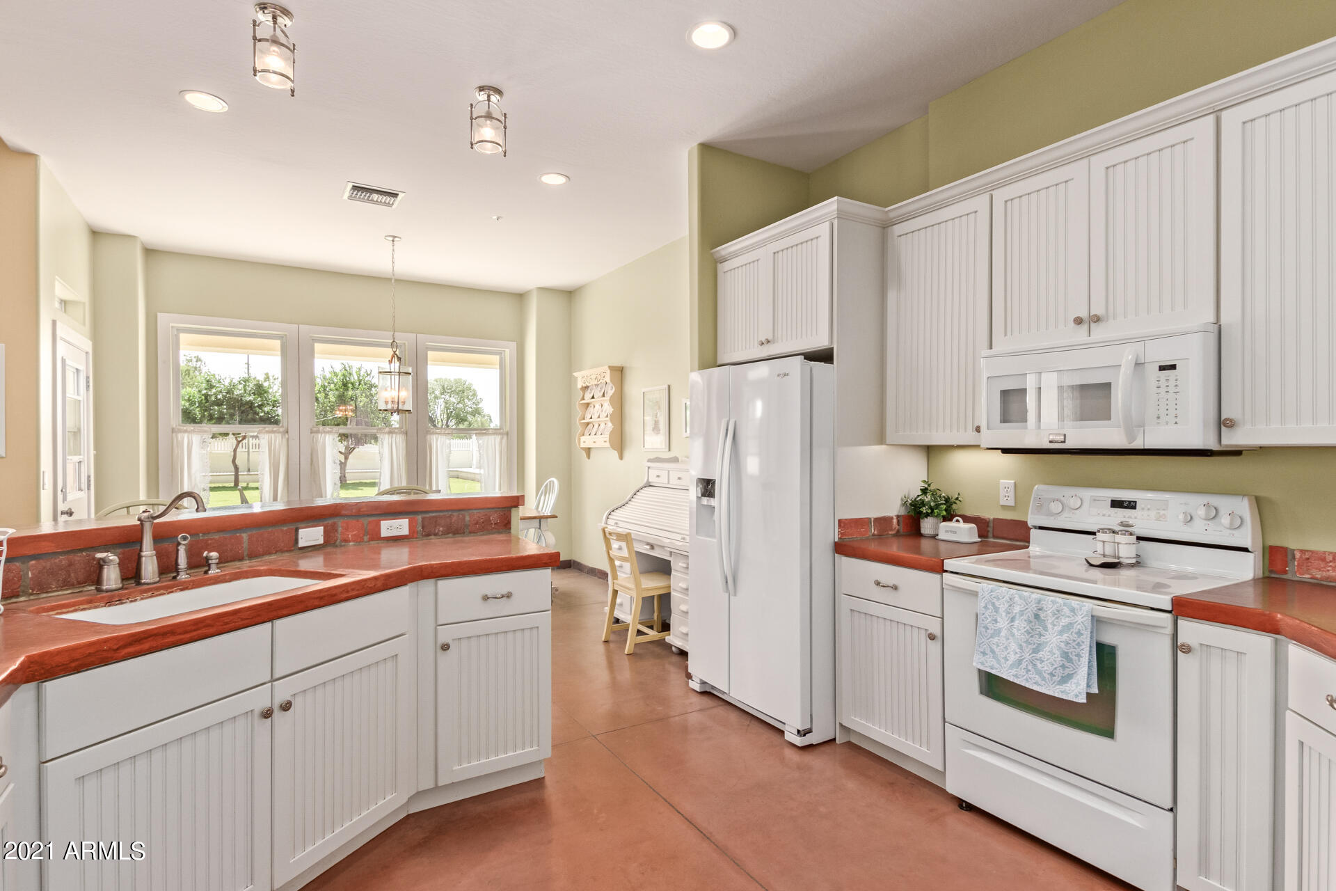 2495 East Queen Creek Road Gilbert, AZ 85298 - Photo 10 of 39 Kitchen