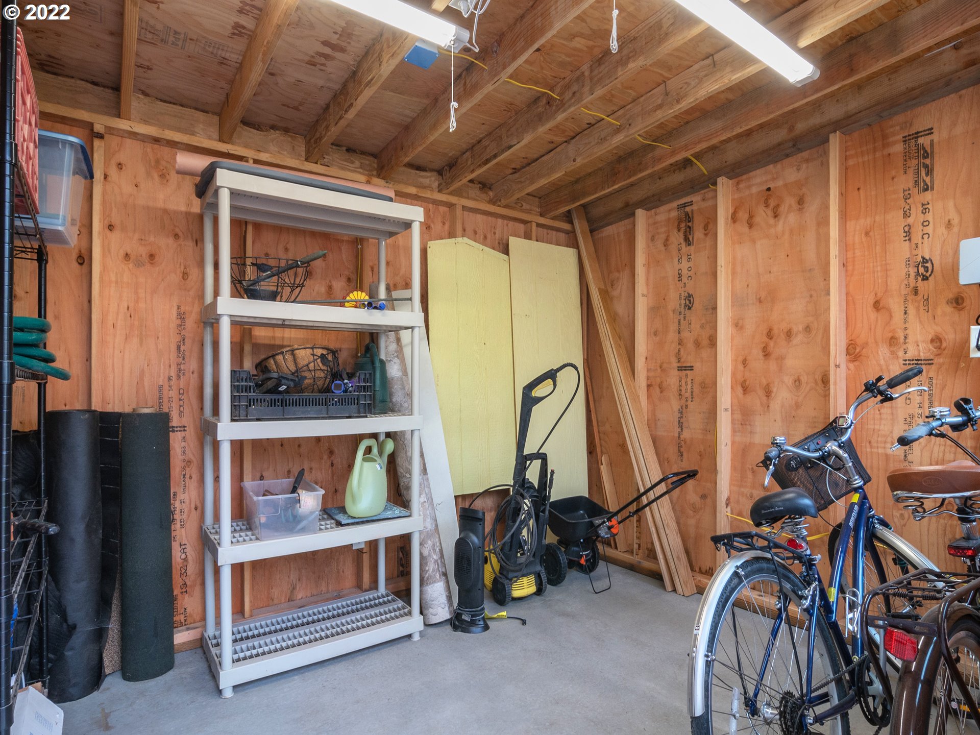 1340 E Street Springfield, OR 97477 - Photo 26 of 32 a view of room with gym equipment