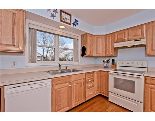 14 Springcove Road Narragansett, RI 02882 - Photo 8 of 20 Kitchen.