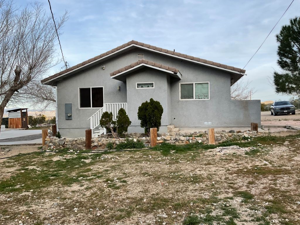 32322 Amber Road Lucerne Valley, CA 92356 - Photo 3 of 27