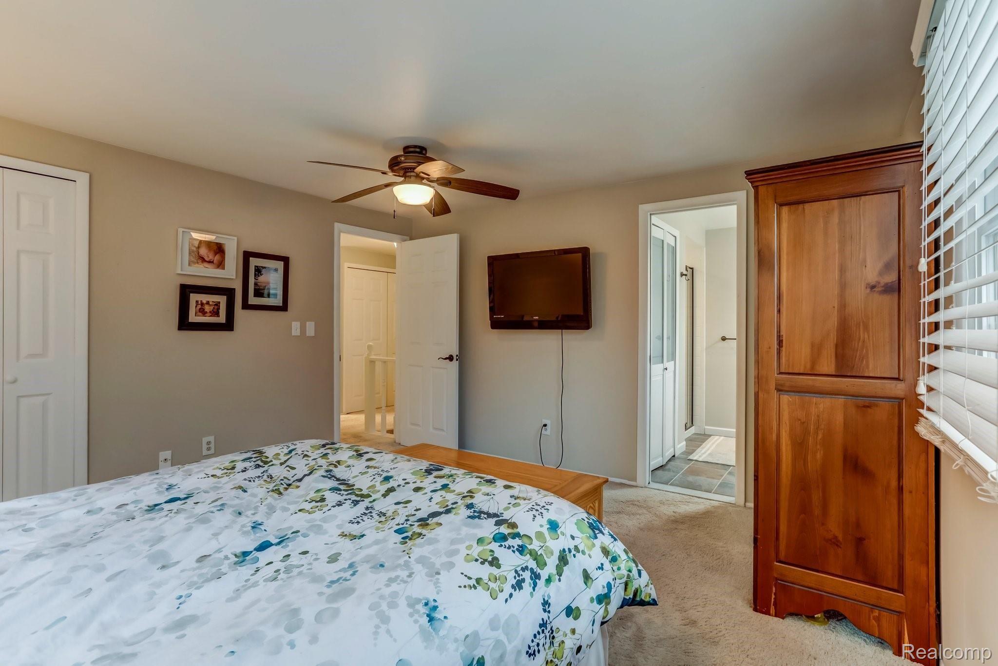 15530 Riverside Drive Livonia, MI 48154 - Photo 18 of 26 15530 Riverside Drive, Livonia, MI-20.jpg-SMALL