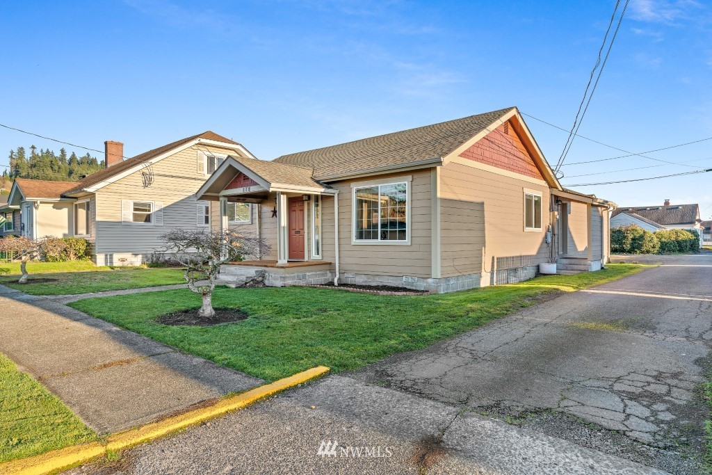 159 Southwest 1st Street Chehalis, WA 98532 - Photo 3 of 18 Gallery Image 3